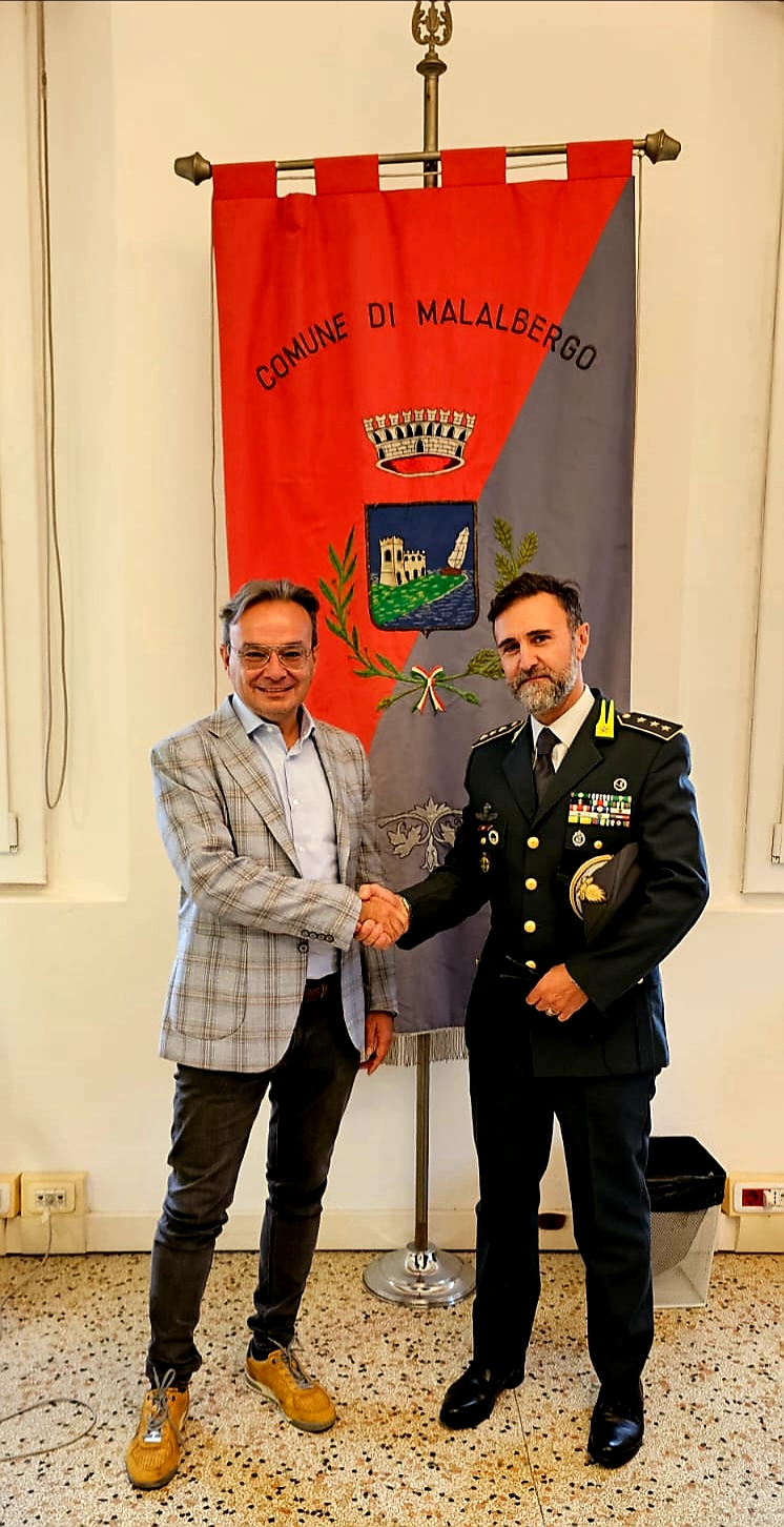 Il Sindaco Massimiliano Vogli e il nuovo Comandante della Compagnia della Guardia di Finanza di Molinella, il Capitano Alessandro Maria Santangelo